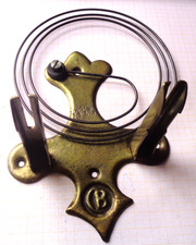 Antiker Werkstuhl mit Ton