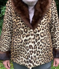 Leopardenjacke mit einem