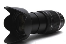 Canon EF-S 18-200mm f/3.5-5.6 IS Reisezoom Tele Objektiv für Canon EOS Kameras..