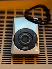 Canon Ixus 75 digital camera vintage aesthetic digicam fully working