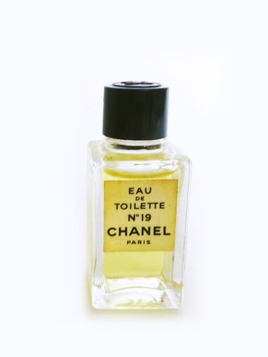 Chanel coco - no, •
