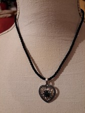 Kette mit Anhänger Herz schwarze Strasssteinchen Halskette Länge 44 cm neu