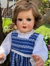 hübsche, große Puppe König