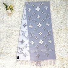 Louis Vuitton LV Essential