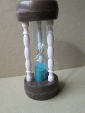 Eieruhr  Sanduhr   Kunststoff   rund   weiße  Säulen -  Laufzeit   ca.  3  Min.