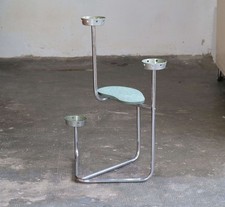 Bauhaus Blumenregal aus