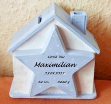 SPARDOSE Holz Haus Stern Namen Geschenk Geburt Taufe Geburtsdaten Kinder BABY