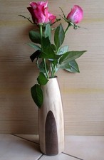 Vase aus ahorn und nussbaum - aus,