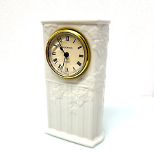Wedgwood Classic Garden Weiß Efeu Uhr Kaminuhr Tischuhr Porzellan Quarzwerk