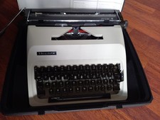 Schreibmaschine Triumph Junior 12