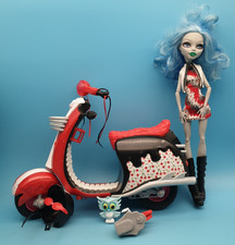 Ghoulia Yelps Monster High Roller Moped
