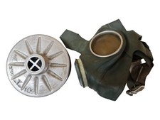 Deutsche Gasmaske mit Filter