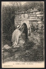 Ansichtskarte Un Marabout, Mann in Gebetskleidung 