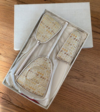 Vintage Maskottchen 3 Stück Schlangenleder Schminktisch Schminktisch Bürste & Spiegel Set verpackt