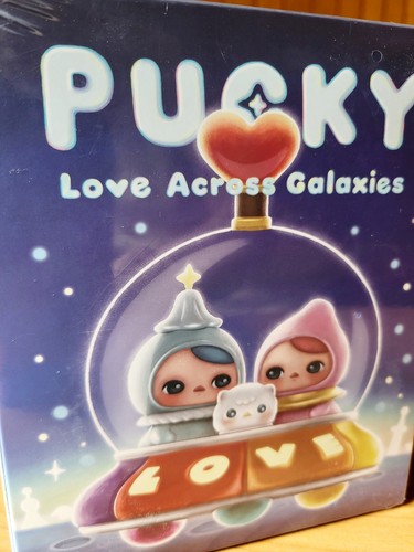 Pop mart pucky love - mart,