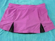 Nike Tennisrock Fit and Dry Gr. L  mit Innenhose