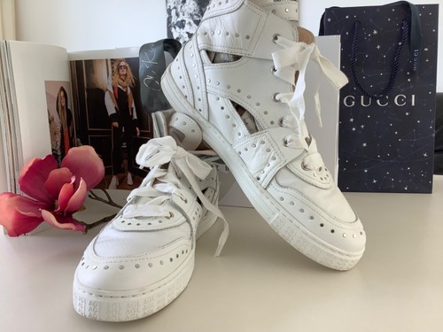 Mega 600 agl sneaker italy - 600€,