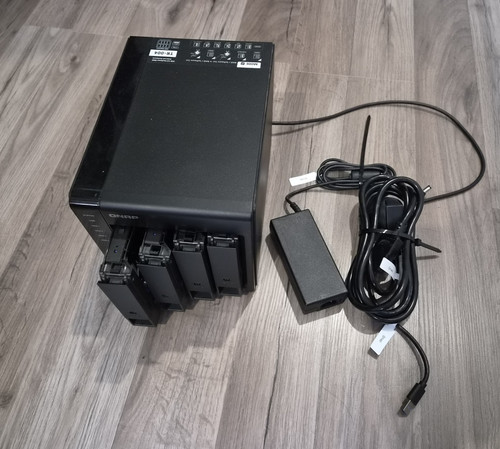 Qnap 004 bay usb - 4-bay, 3.0