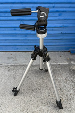 BOGEN MANFROTTO 3001 TRIPOD