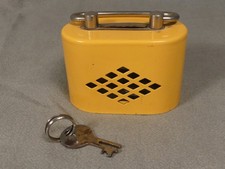alte Spardose aus Metall - Gelb  - vintage