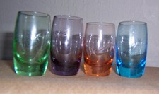 Vintage 4 Schnaps/Likör Gläser - geschliffen - Bunt  Kristallglas - Stern Komet