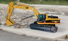 LÖFFELBAGGER CAT 325L
