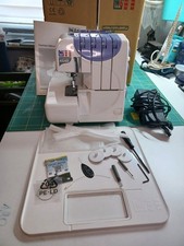 W6 Overlock N454D mit Zubehör in OVP