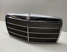 Mercedes W114 W115 ab 9/73 Kühler Front Grill Maske Chrom Gitter 2. Serie 76cm