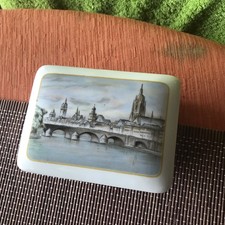 Deckeldose  Porzellan