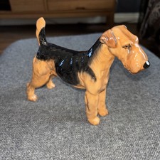 Royal Doulton Airedale Hund