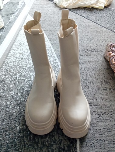Cremefarbene damenstiefel - cremefarbene,