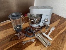 Kenwood Chef Titanium Küchenmaschine (KMC010) mit Pasta- und Glas-Mixaufsatz