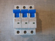 3 Leitungsschutzschalter 32A