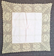 OMAs  HÄKEL-TISCHDECKE