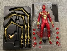 Hot Toys Iron Spider Armor