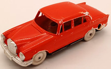 MERCEDES-BENZ  HECKFLOSSE IN ROT VON SCHUCO MIRAKO CAR 1001/1 GERMANY