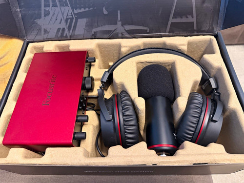 Focusrite scarlett 2i2 studio - focusrite,