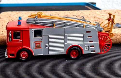 Corgi modellauto pump escape - modellauto,