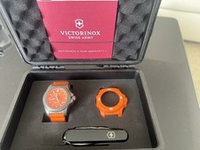 Victorinox Herrenuhr Titan