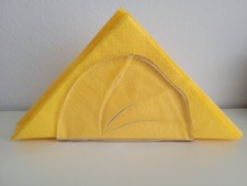 Formschöner Serviettenhalter aus Glas