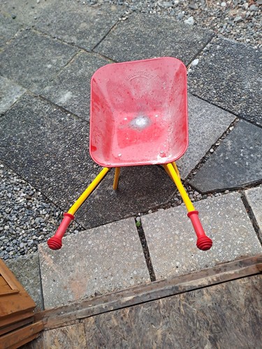 Kinderschubkarre und