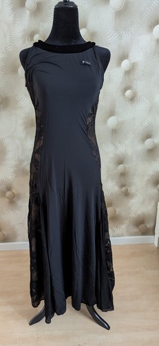 Tanzkleid mit unterlegter