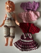 Vintage Puppe mit Kleidung CS Italy Anzug Pulli Strickjacken Kleid Schlafaugen