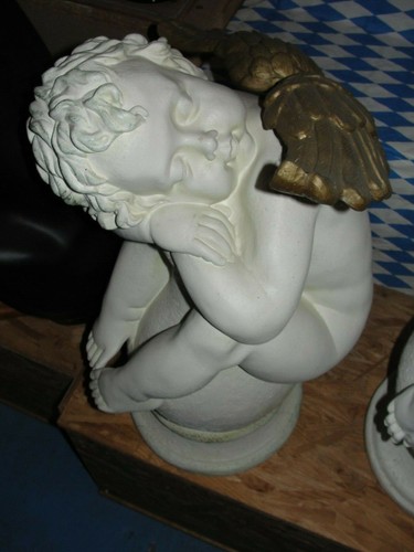 Figur engel sitzt - engel, amphore