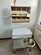 Vielzweck-Wagen mit Abwurf und Haeberle Spritzen-, Kanülenspender