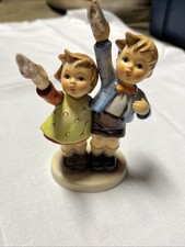 Vintage GOEBEL HUMMEL FIGURINE