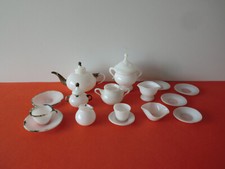 Altes Milchglas Geschirr