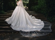 Elegantes Brautkleid mit