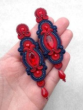 Handgefertigte rote dunkle