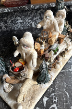 Winterszene alter Schlitten weihnachtlich geschmückt Wattefiguren Porzellankopf